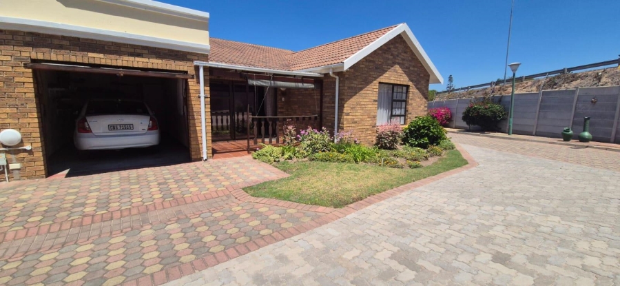 To Let 2 Bedroom Property for Rent in Hartenbos Central Western Cape
